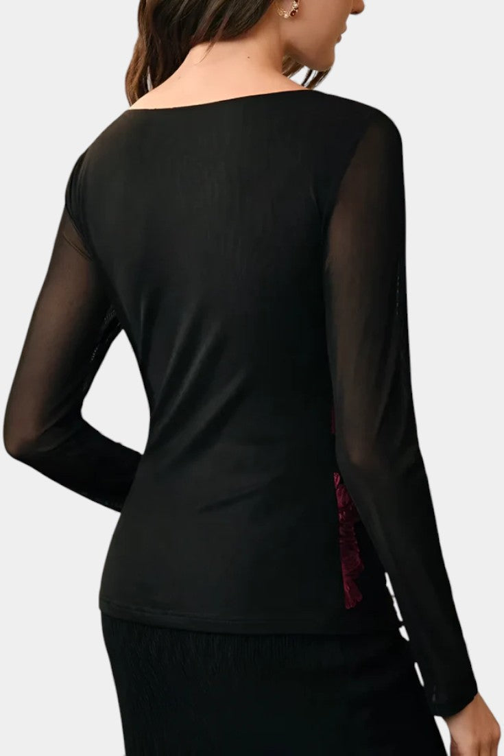 Ninon Blusa Texturizada con Flores en Relieve, Cuello Bote y Mangas Largas
