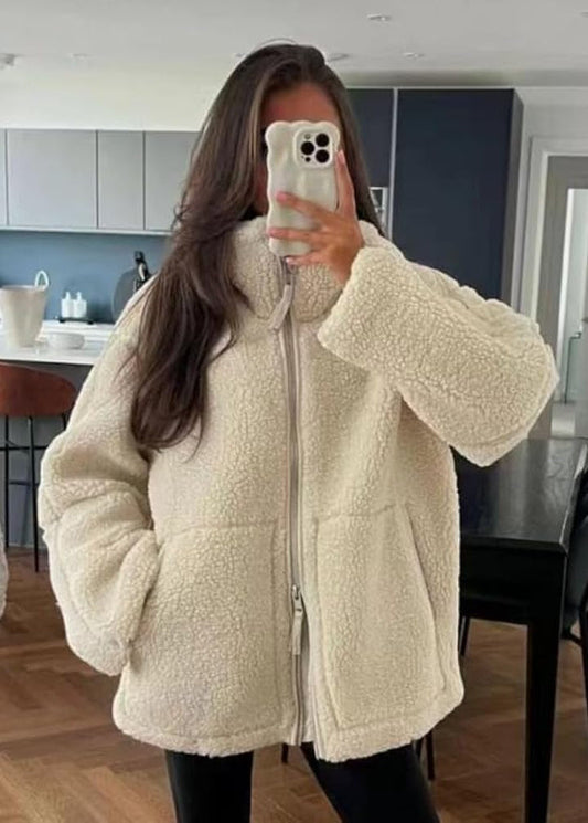 CORA | Chaqueta teddy oversize con cuello alto