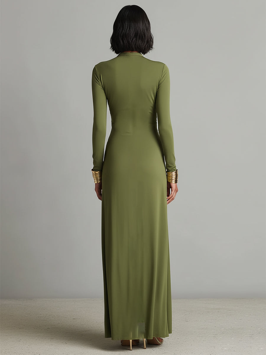 Vestido largo de seda elástica verde oliva con escote en V