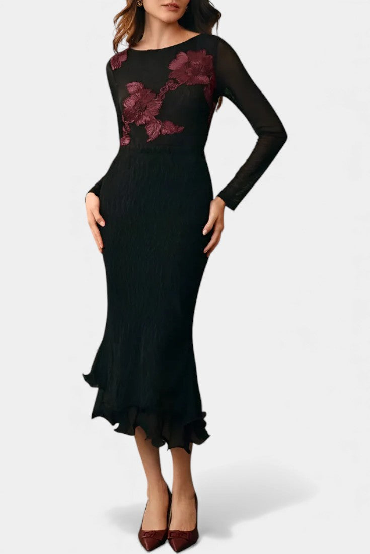 Ninon Blusa Texturizada con Flores en Relieve, Cuello Bote y Mangas Largas