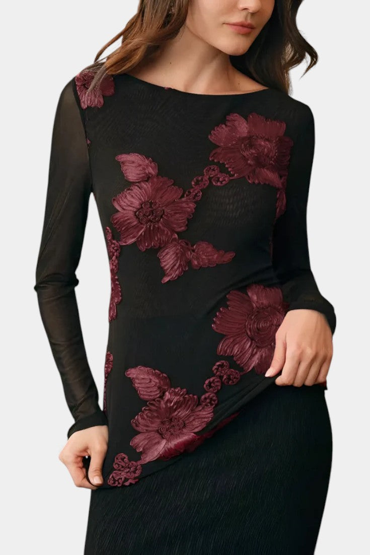 Ninon Blusa Texturizada con Flores en Relieve, Cuello Bote y Mangas Largas